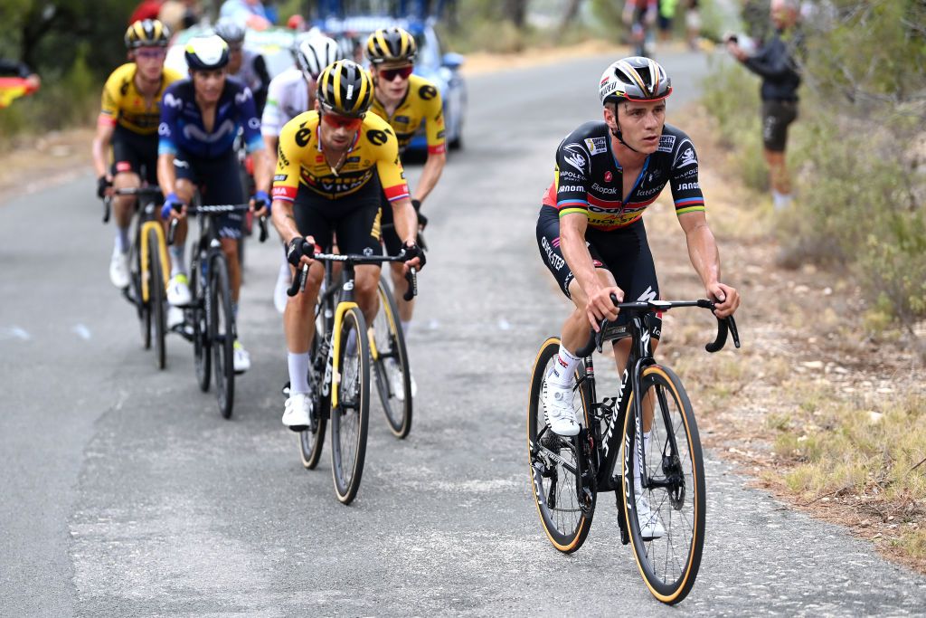 Enric Mas (Movistar), Juan Ayuso (UAE Team Emirates), Remco Evenepoel (Soudal-Quick Step) and Jumbo-Visma&rsquo;s Jonas Vingegaard and Primož Roglič battle for the stage win