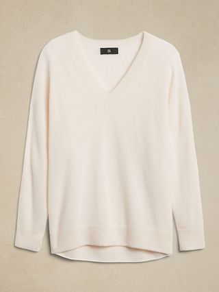 Caro Lightweight Cashmere V-Neck Sweater