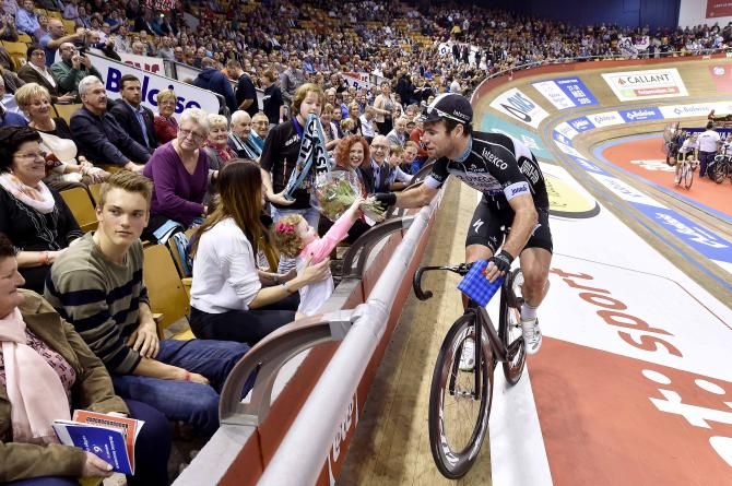Mark Cavendish has a bouquet of flowers for his family