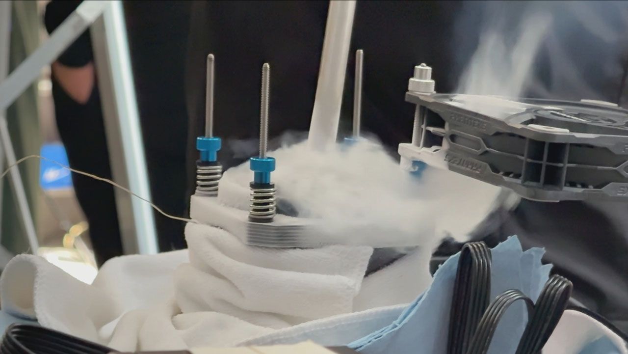 ユウレン XCuiw4yKnPGF9m4yLaNdWA.jpg