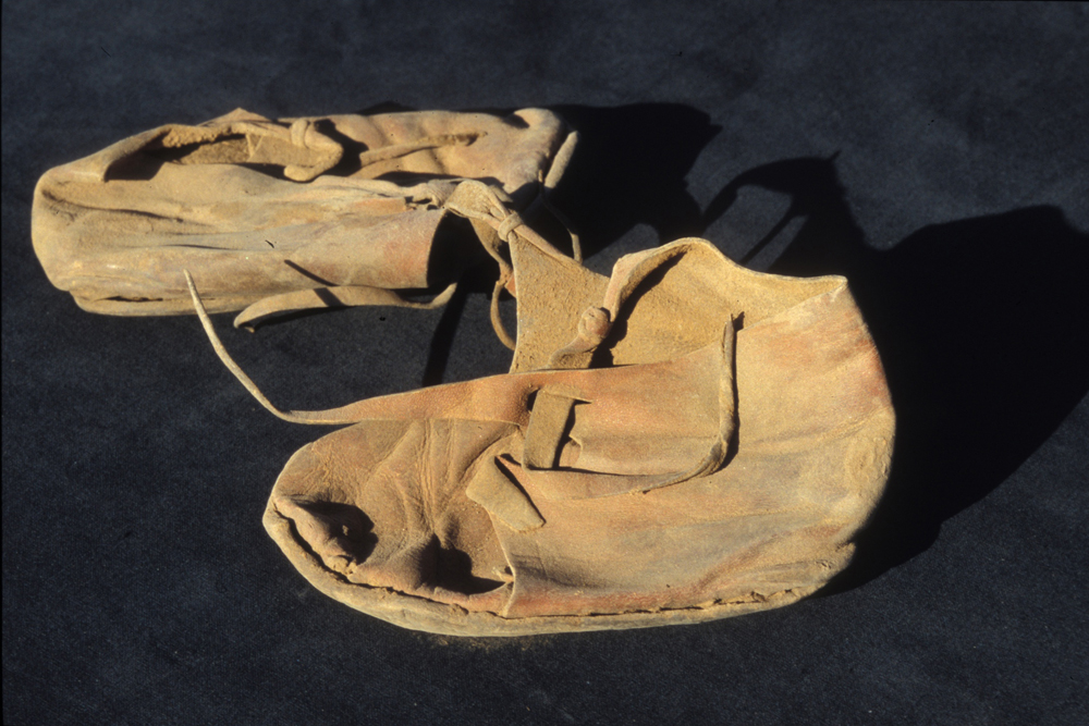 Why Were Medieval Europeans So Obsessed With Long, Pointy Shoes? - Atlas  Obscura