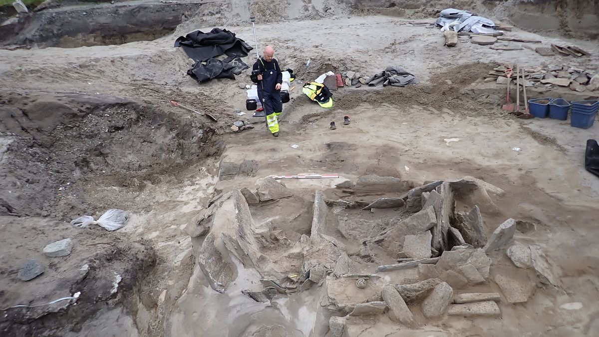 4,000-year-old tomb discovered in Norway may contain region's 1st ...