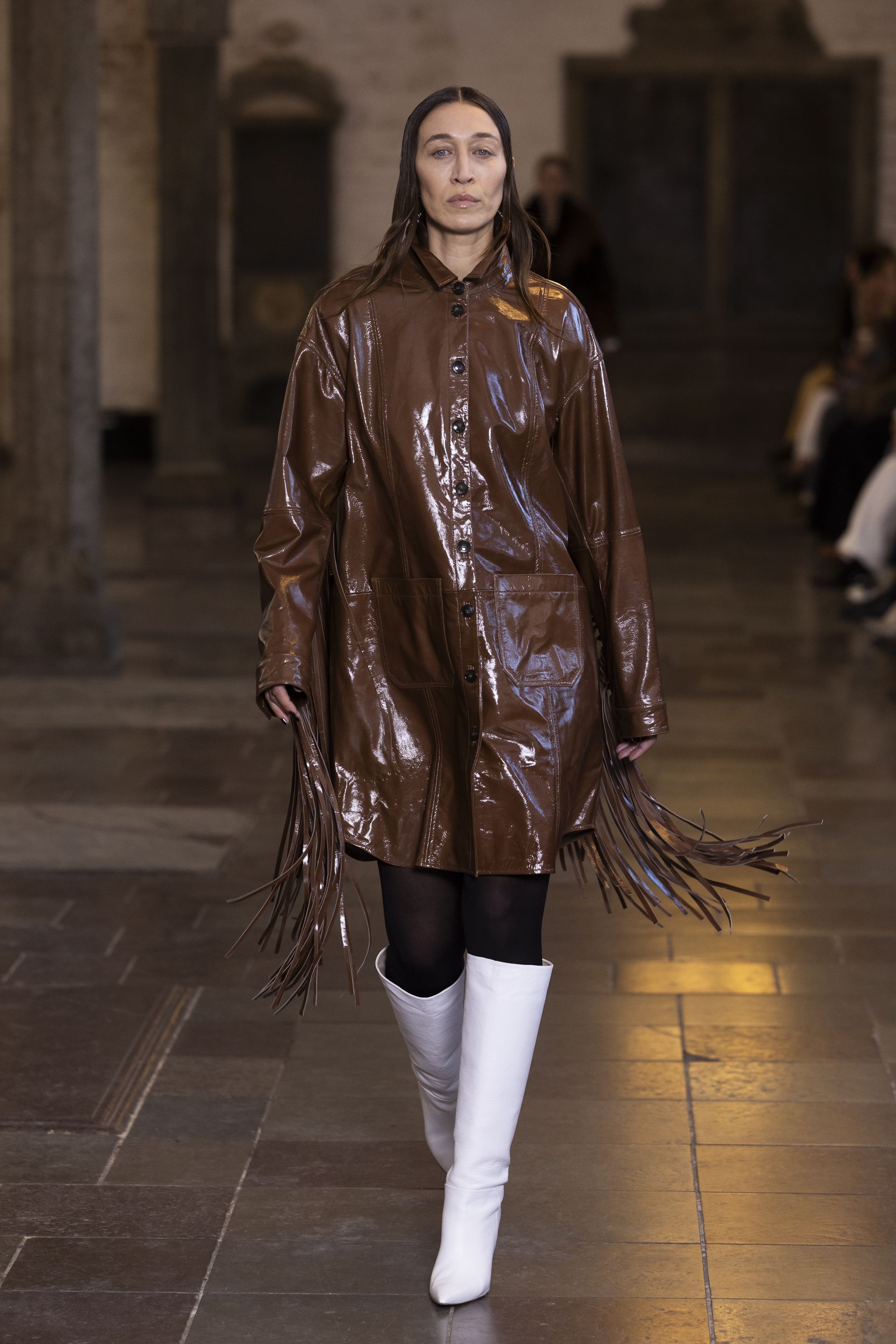 Alana Hadid Is Breaking Barriers In Fashion – Here'S How - zhqu9ym