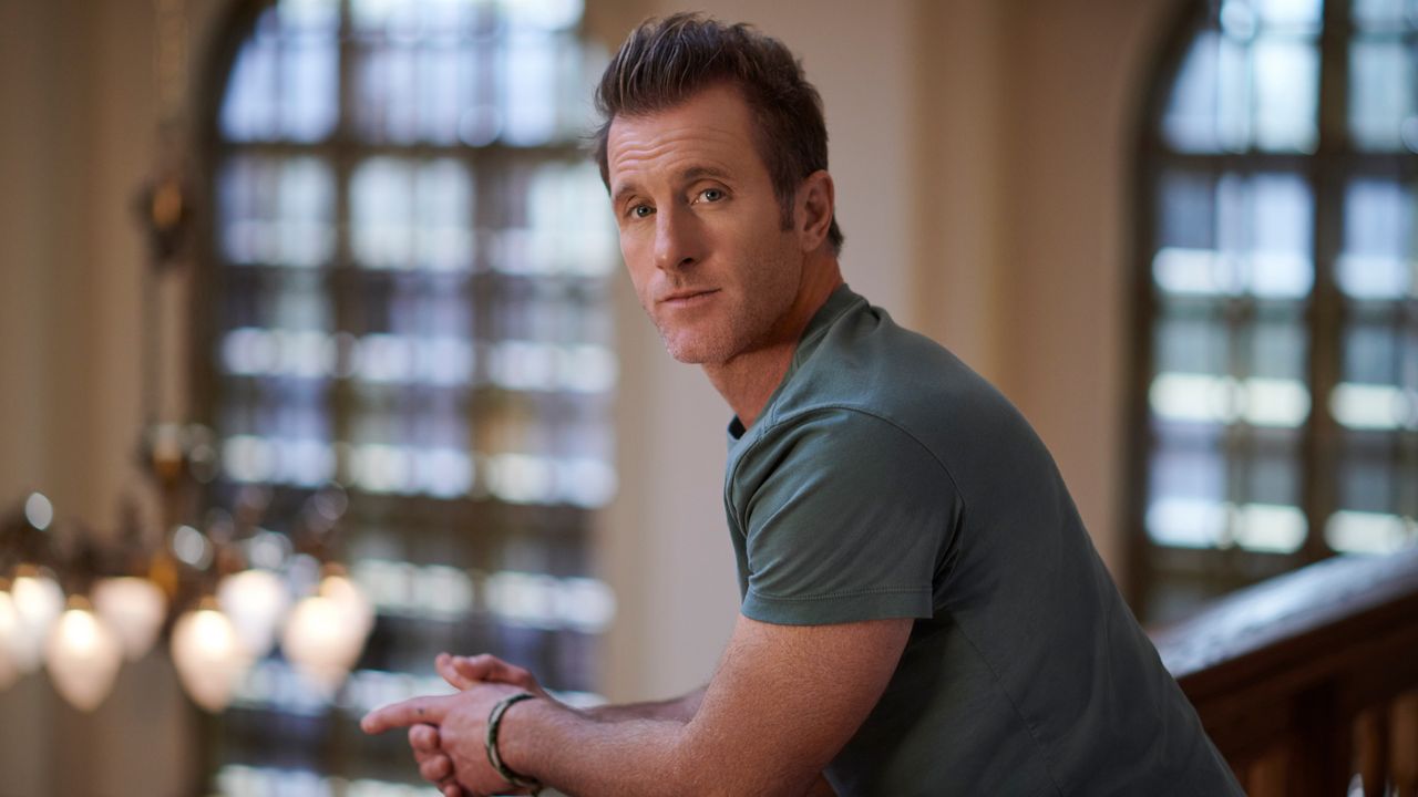 Scott Caan in Alert
