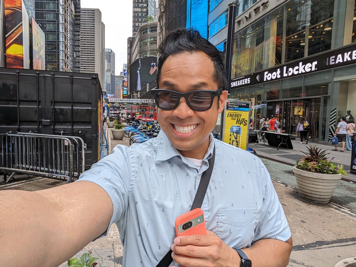 Google Pixel 8 selfie sample.