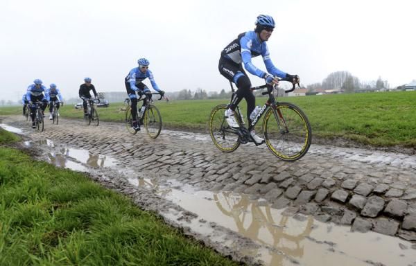 Johan Vansummeren (Garmin - Barracuda) leads his teammates