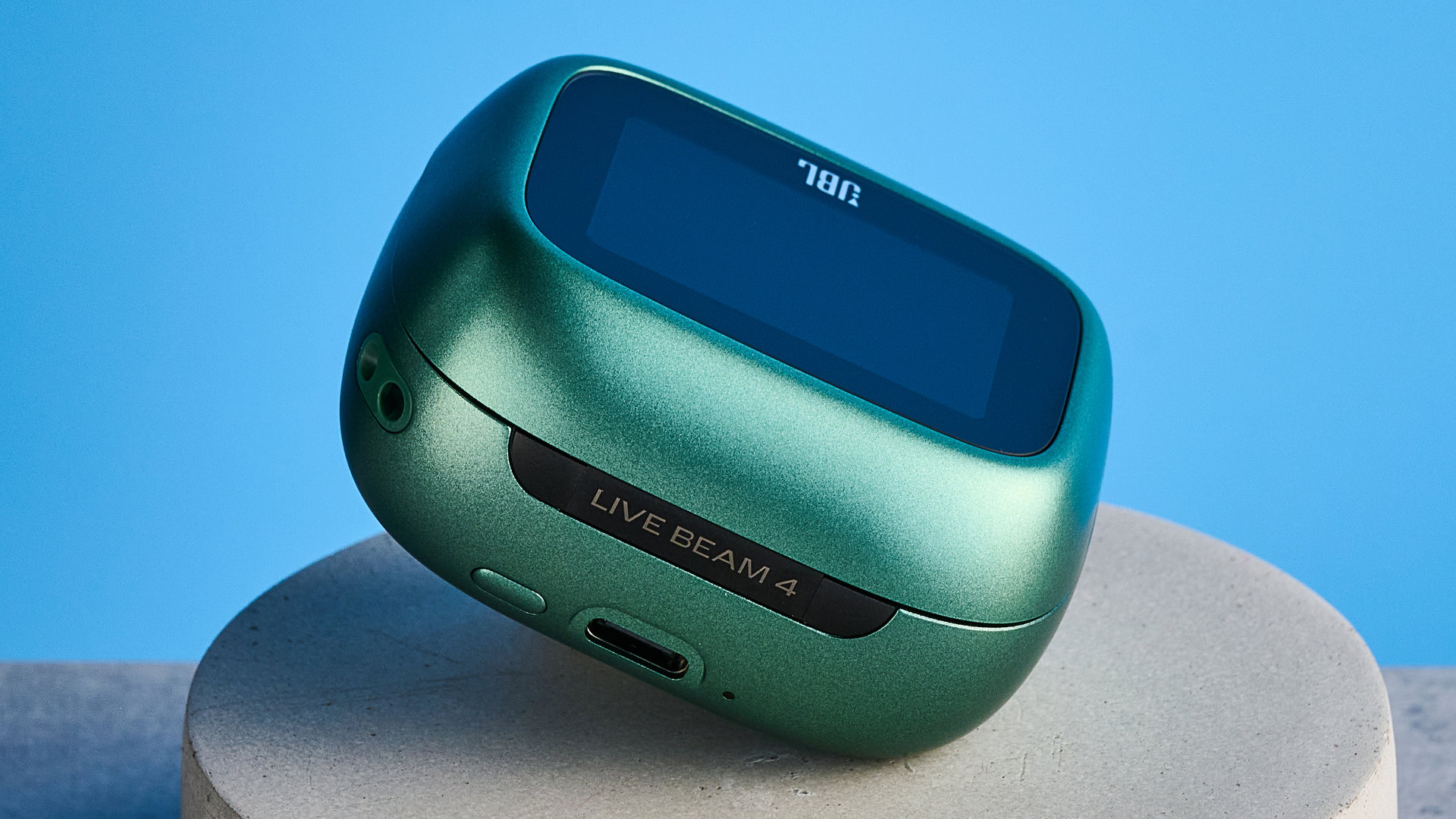 JBL Live Beam 4 earbuds in green