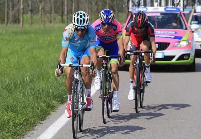 Paolo Tiralongo&Ecirc;(Astana), Michele Scarponi (Lampre - Merida) and Ivan Santaromita (BMC)