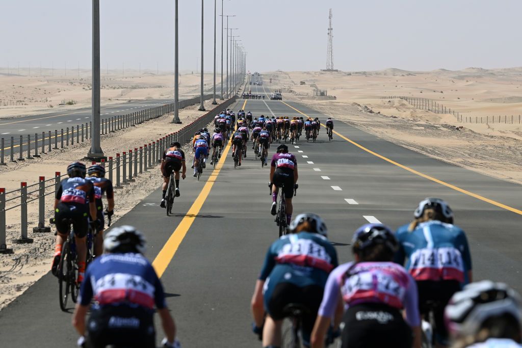 AL DHAFRA CASTLE ABU DHABI UNITED ARAB EMIRATES FEBRUARY 10 The Peloton competes in echelons formation due the crosswind prior to the 1st UAE Tour Women 2023 Stage 2 a 133km stage from Al Dhafra Castle to Al Mirfa UAETourWomen UCIWWT on February 10 2023 in Al Dhafra Castle United Arab Emirates Photo by Tim de WaeleGetty Images