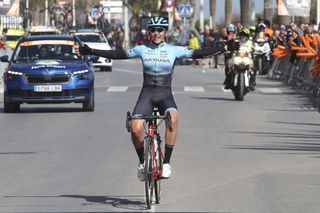 Setmana Ciclista Valenciana: Salazar wins from breakaway