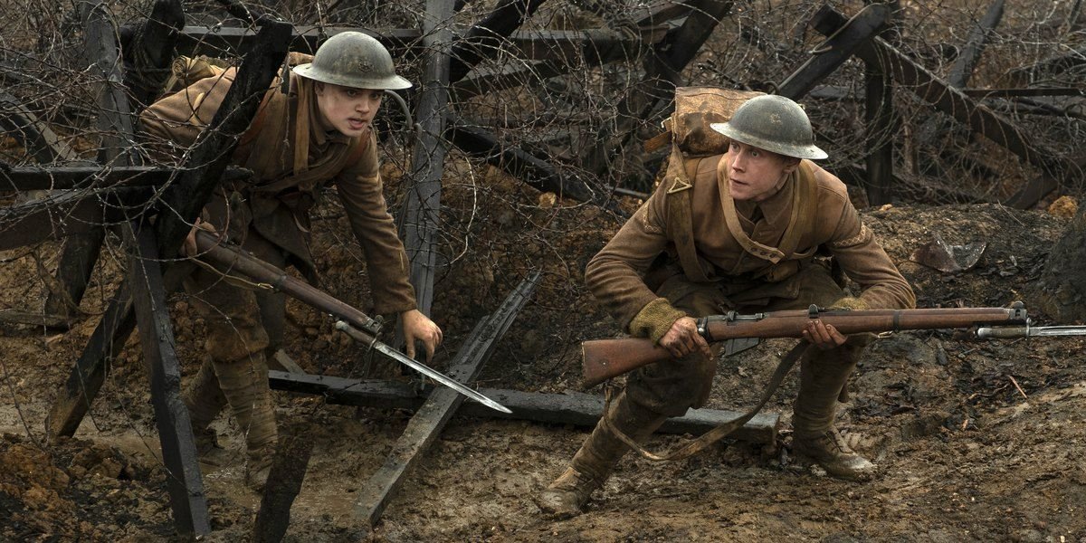 solderies sneaking through no man&#039;s land in 1917