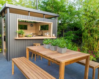 garden bar and kitchen with dining table