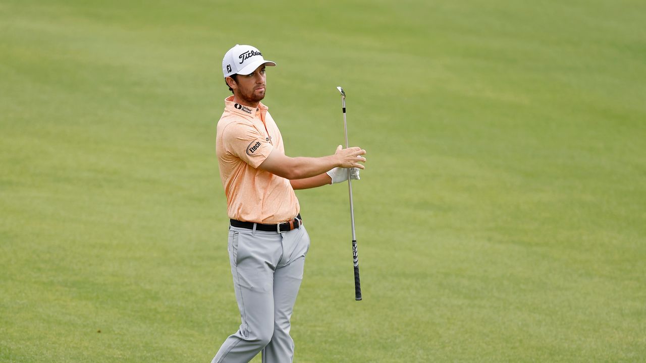  Davis Riley follows his shot on the second hole of the WGC-Dell Technologies Match Play.