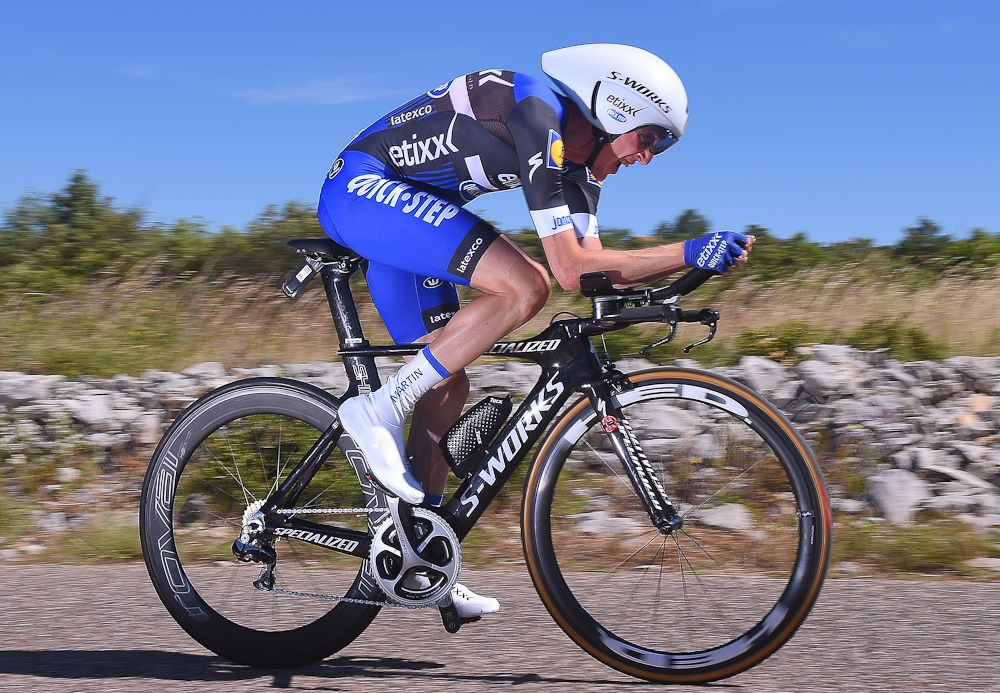 Dan Martin en route to the finish of the stage 13 time trial at the 2016 Tour de France.