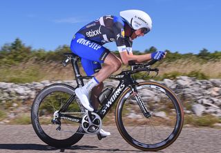 Dan Martin en route to the finish of the stage 13 time trial at the 2016 Tour de France.
