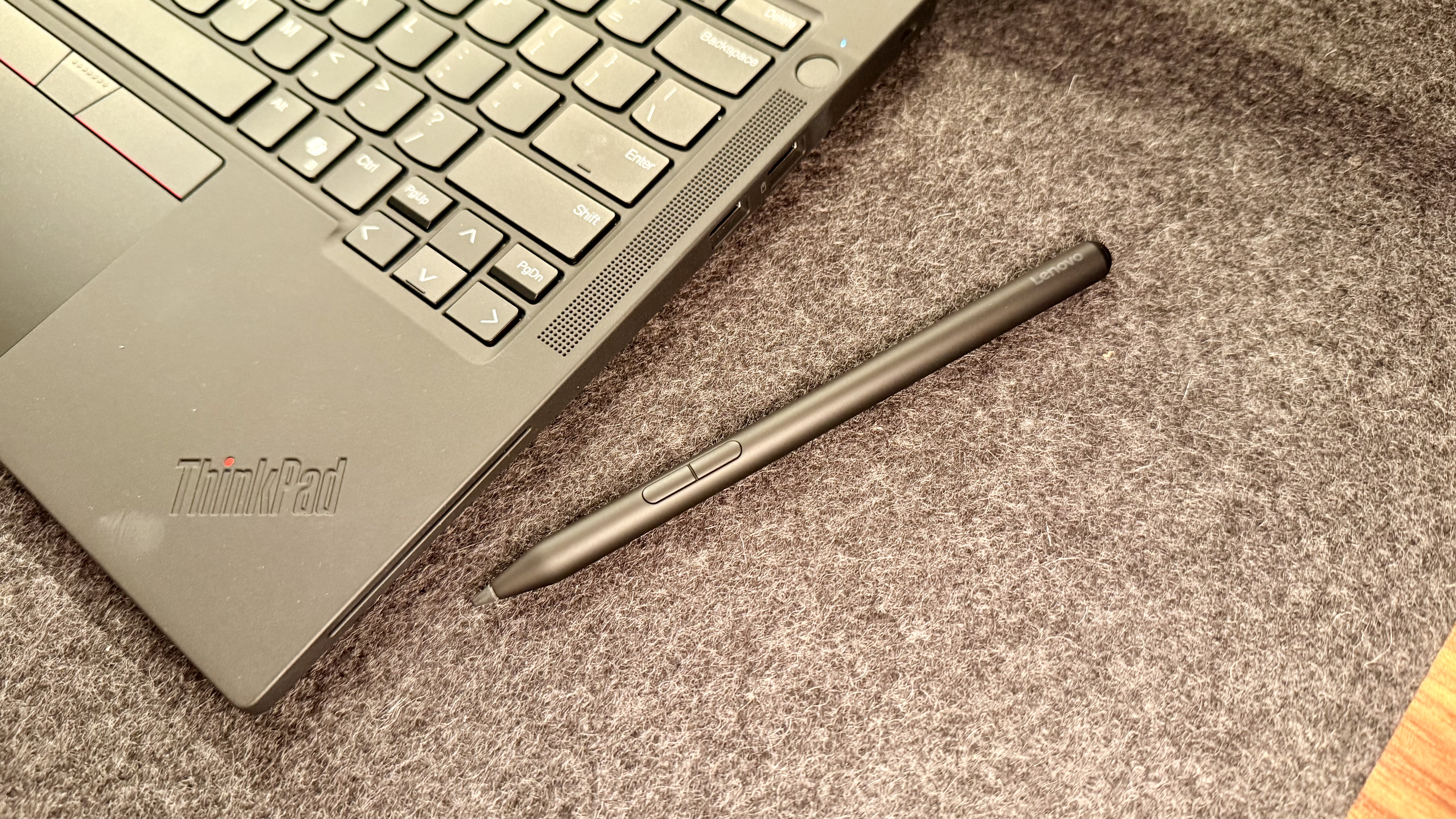 Lenovo | ThinkPad T14s 2-in-1 Gen 1