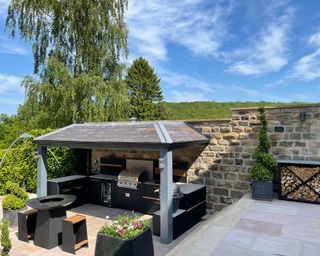 outdoor kitchen by Grillo