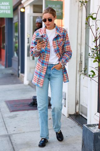 Gigi Hadid fall jeans outfit