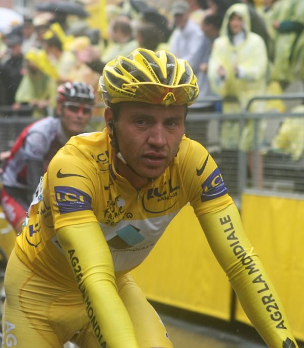Rinaldo Nocentini (AG2R) remained in yellow.