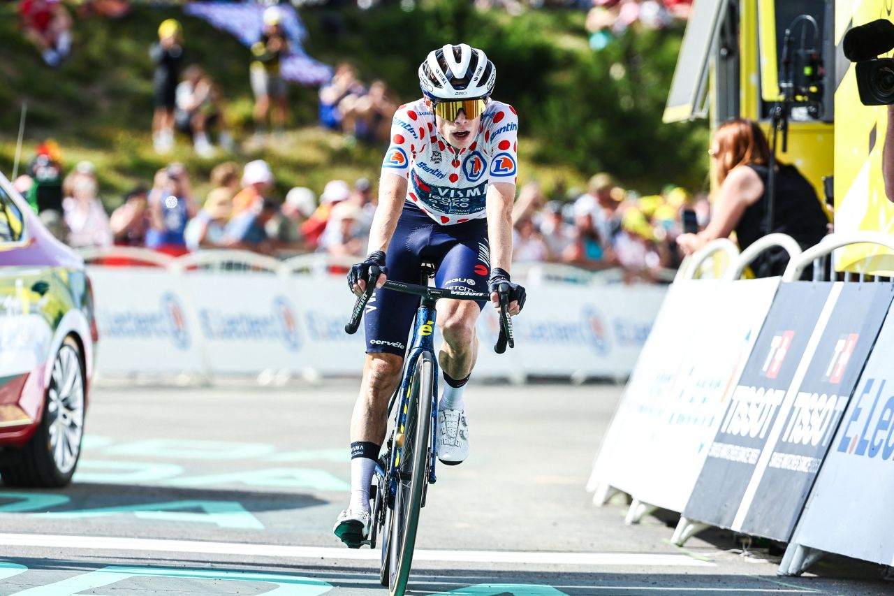 Jonas Vingegaard finishes stage 15 of the Tour de France