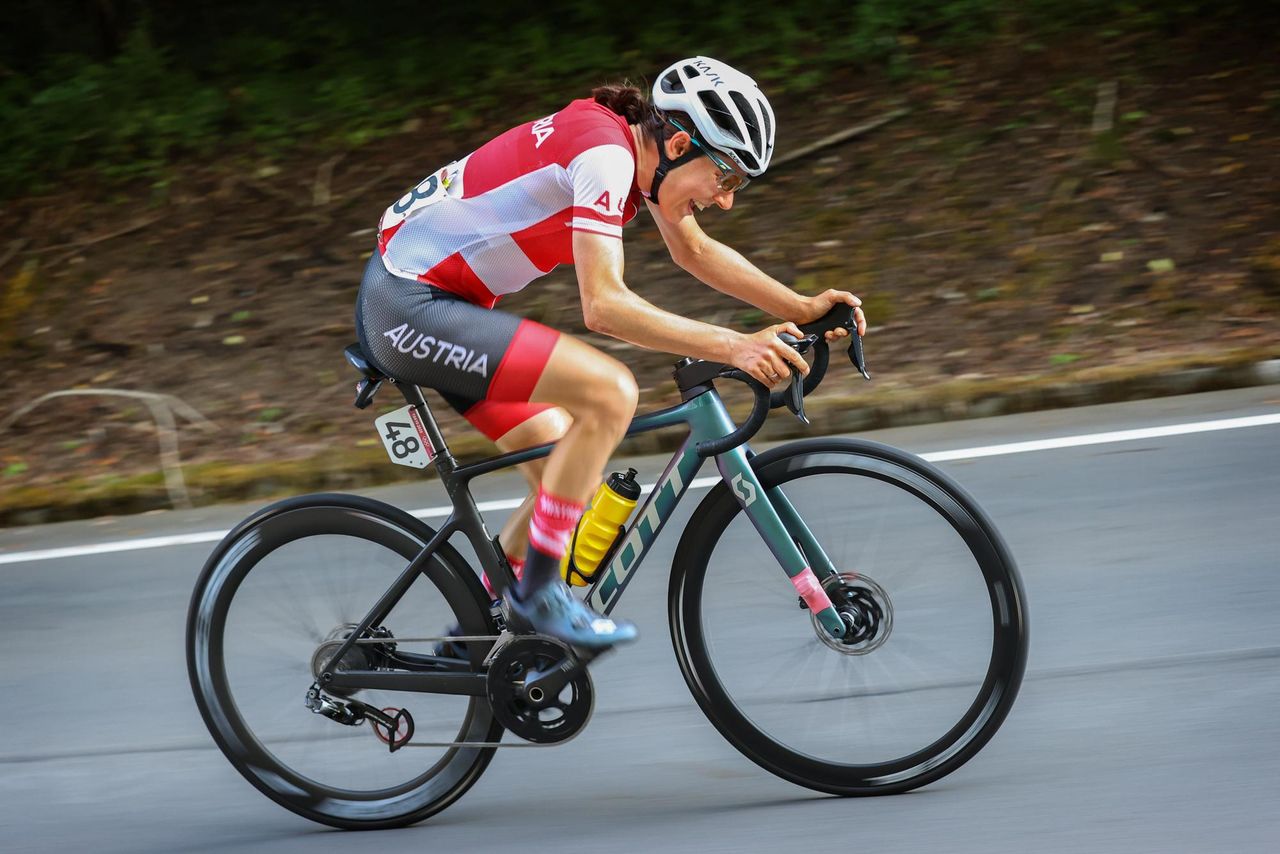 Tokyo 2020 Olympic Games Olimpiadi Tokyo 2020 Womens Road Race Musashinonomori Park Fuji Internetional Speedway 137 km 25072021 Anna Kiesenhofer Austria Alex WhiteheadSWpixBettiniPhoto2021