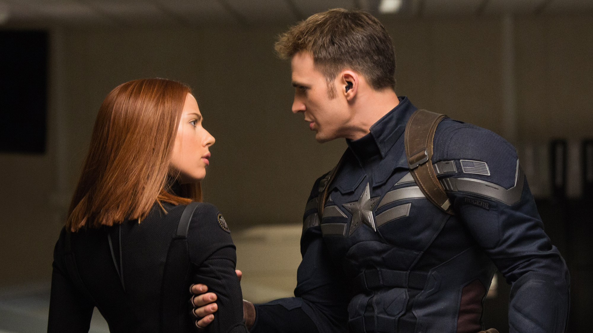 Natasha Romanoff (Scarlett Johansson) and Steve Rogers (Chris Evans) talk in Captain America: The Winter Soldier.