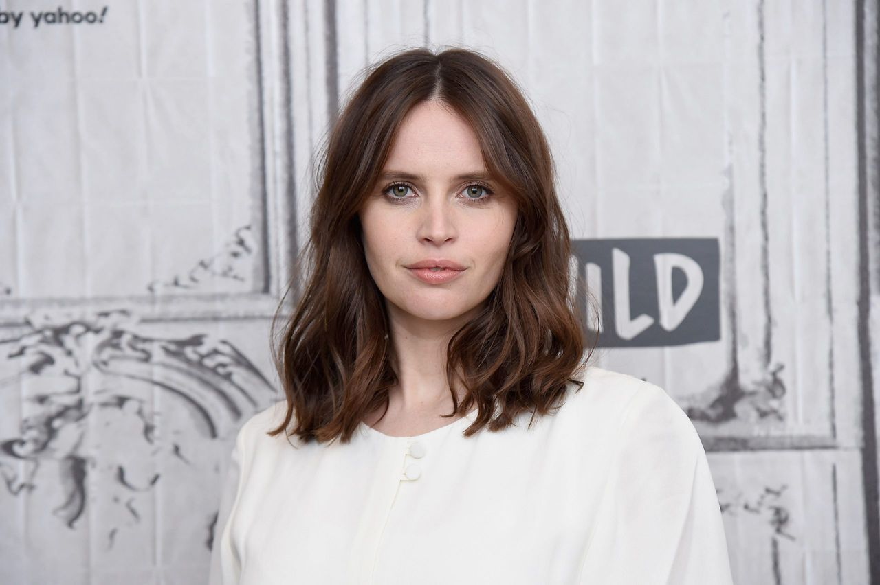 felicity jones pregnant