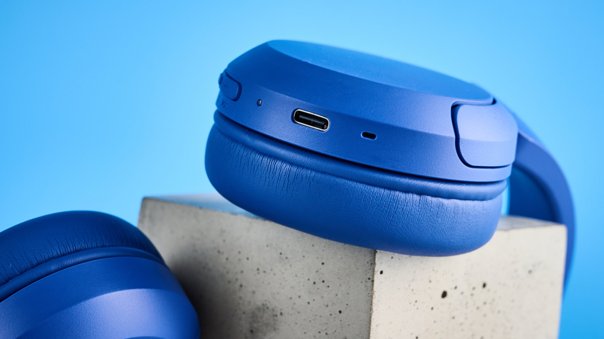 Sony WH-CH530 in Cobalt blue
