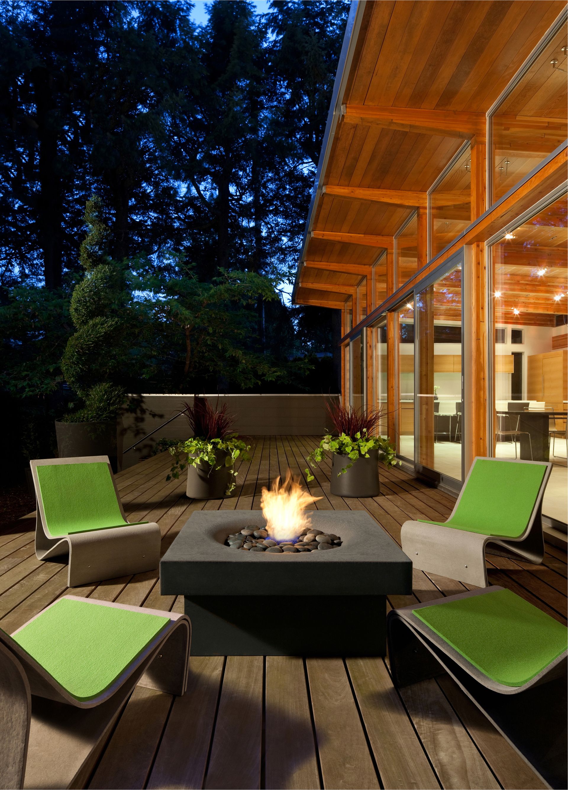 How to Create a Cozy Outdoor Living Space: A Guide to Serenity and Tranquility