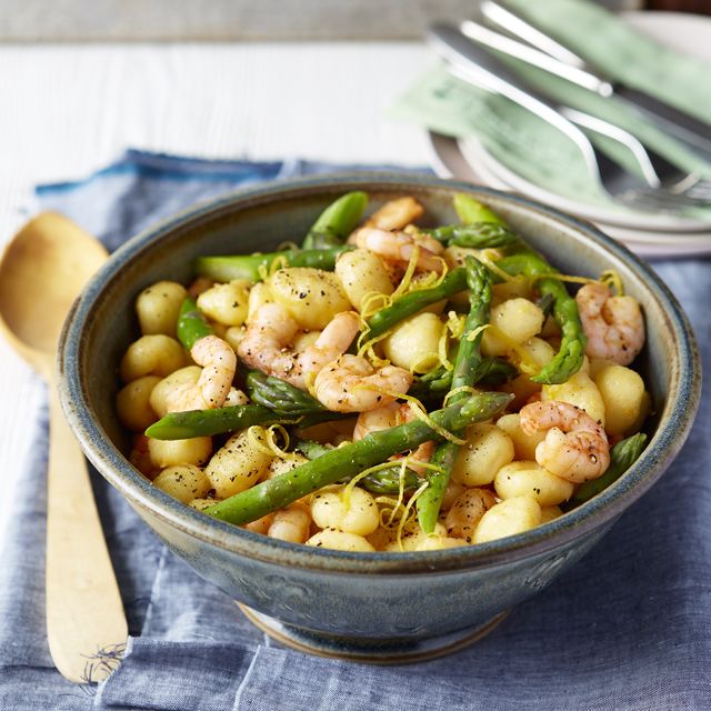 Gnocchi with prawns and lemons