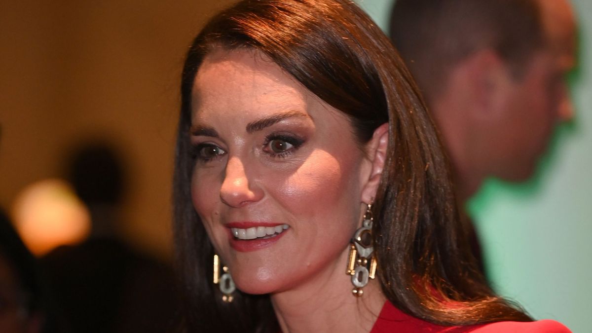 Kate Middleton’s daring red suit and affordable ‘regency’ earrings for special night out with Prince William