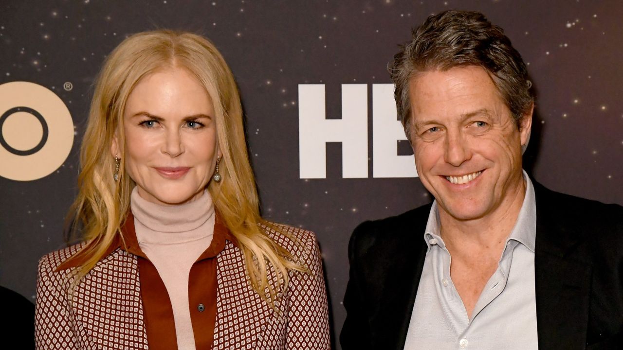 smiling nicole kidman and hugh grant 