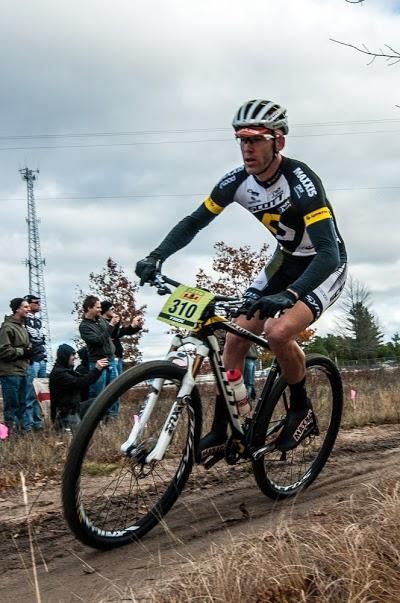 Geoff Kabush (Scott-3Rox)