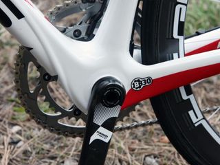 The enormous BB30-compatible bottom bracket shell dwarfs the SRAM Force BB30 crankarms.
