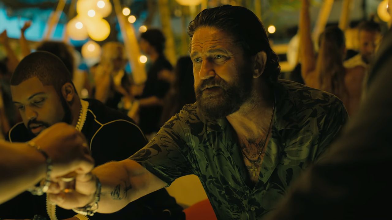 does gerard butler smoke cigarettes BUTLER... Sexy Smoking Stud Gerard Butler unrecognizable as he