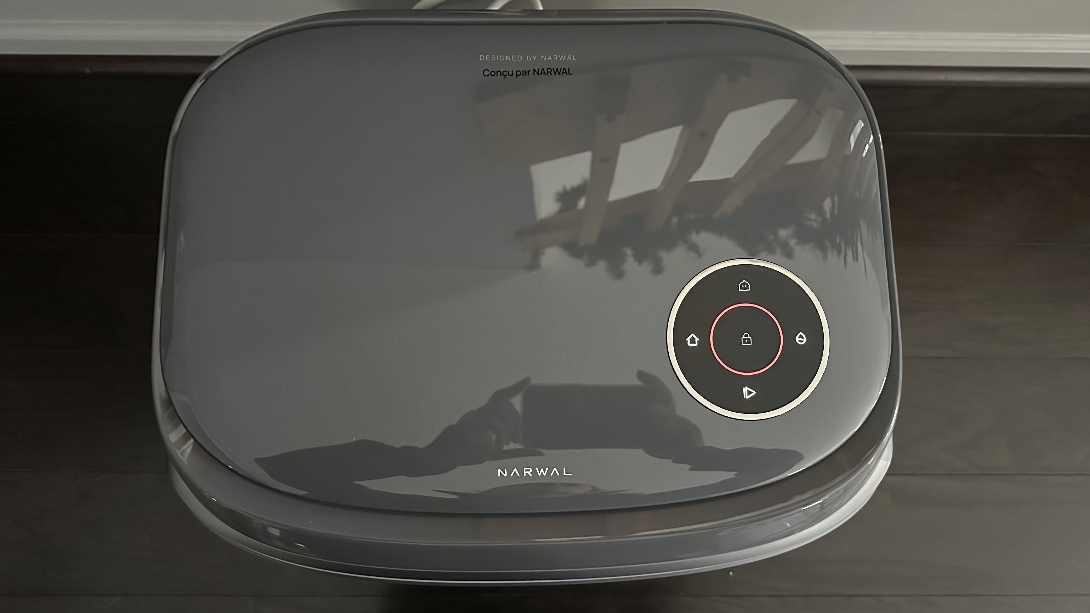 LCD touchscreen on lid of Narwal Freo Z10 Ultra dock