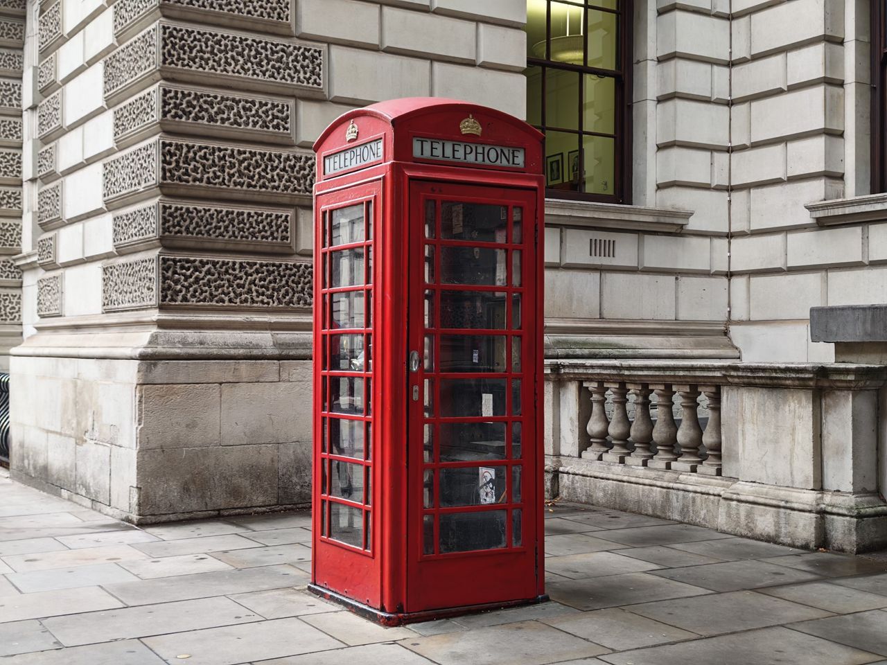 Honor Magic V5 review photos in London