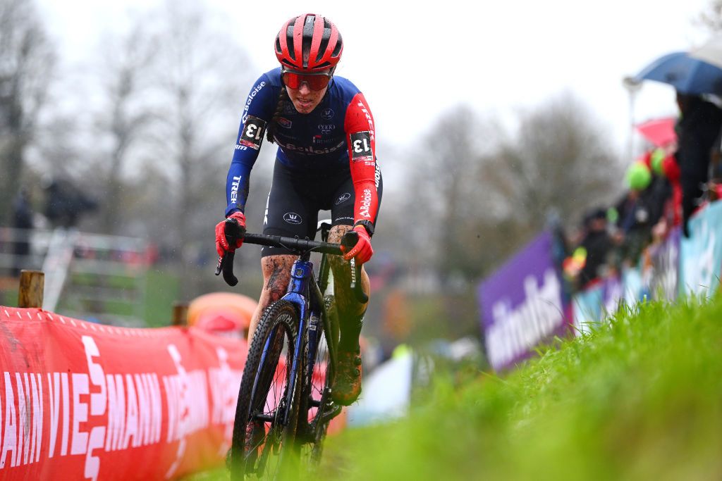 HULST NETHERLANDS NOVEMBER 27 Shirin Van Anrooij of The Netherlands and Team Baloise Trek Lions competes during the 7th UCI Cyclocross World Cup Hulst 2022 Womens Elite CXWorldCup on November 27 2022 in Hulst Netherlands Photo by Luc ClaessenGetty Images