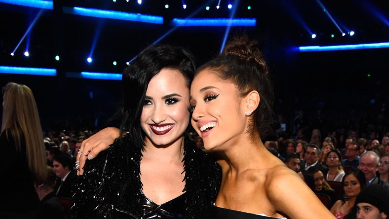 2015 American Music Awards - Backstage And Audience