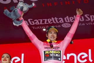 Primož Roglič (Jumbo-Visma) retains the overall race lead at the Giro d'Italia after stage 2