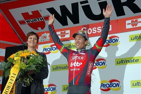 Robbie McEwen (Silence-Lotto) called on stage.