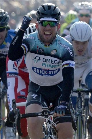 Cavendish credits team for De Panne victory