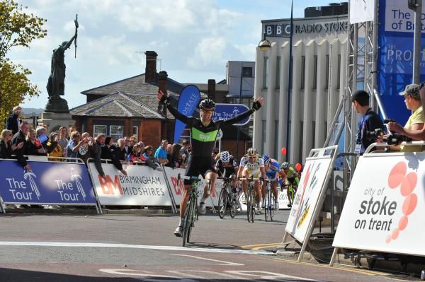 Greg Henderson (Team Sky) takes the win in Stoke on Trent