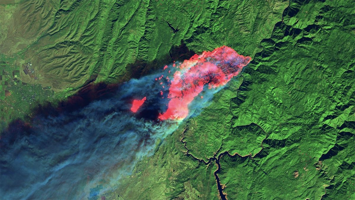 Californias Deadliest Fire Is Seen Engulfing Paradise In Astonishing Satellite Images Live