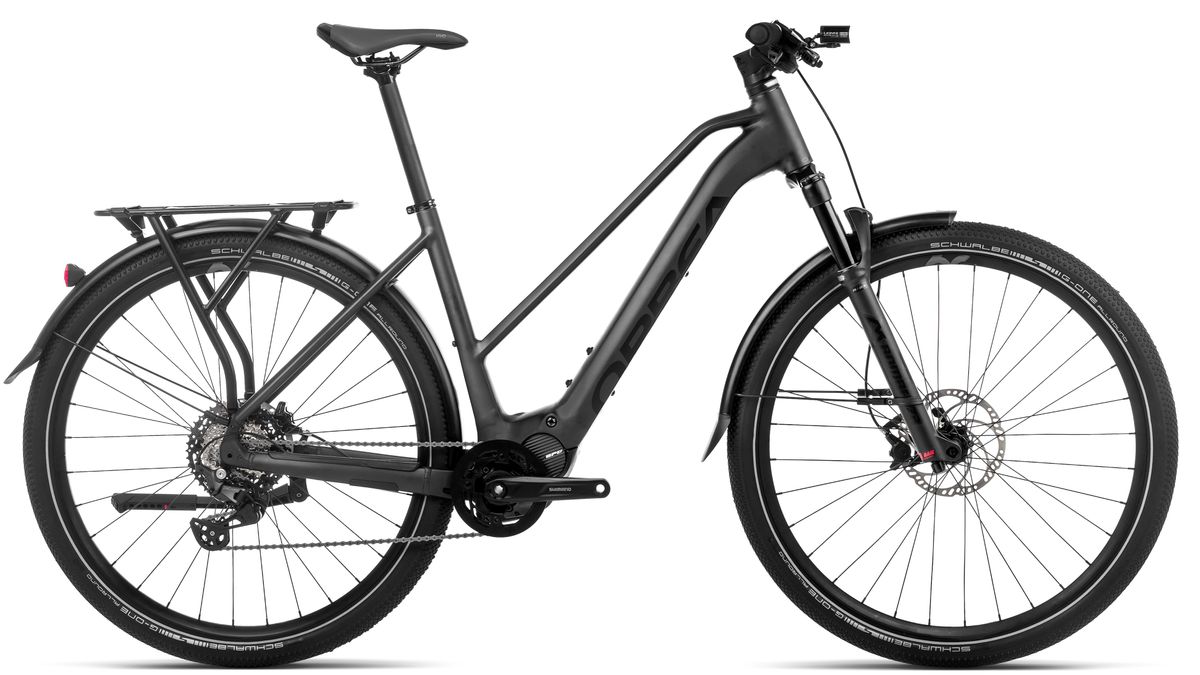 Orbea Kemen e-bike in black on a white background