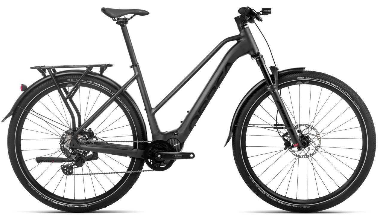 Orbea Kemen e-bike in black on a white background