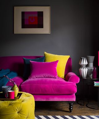Sofa com Saturday pink