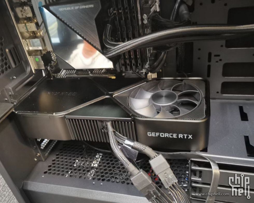 RTX 3090 Founders Edition Looks Massive Inside This PC Case