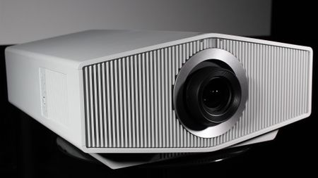 Sony Projector 8 (VPL-XW6100ES review)