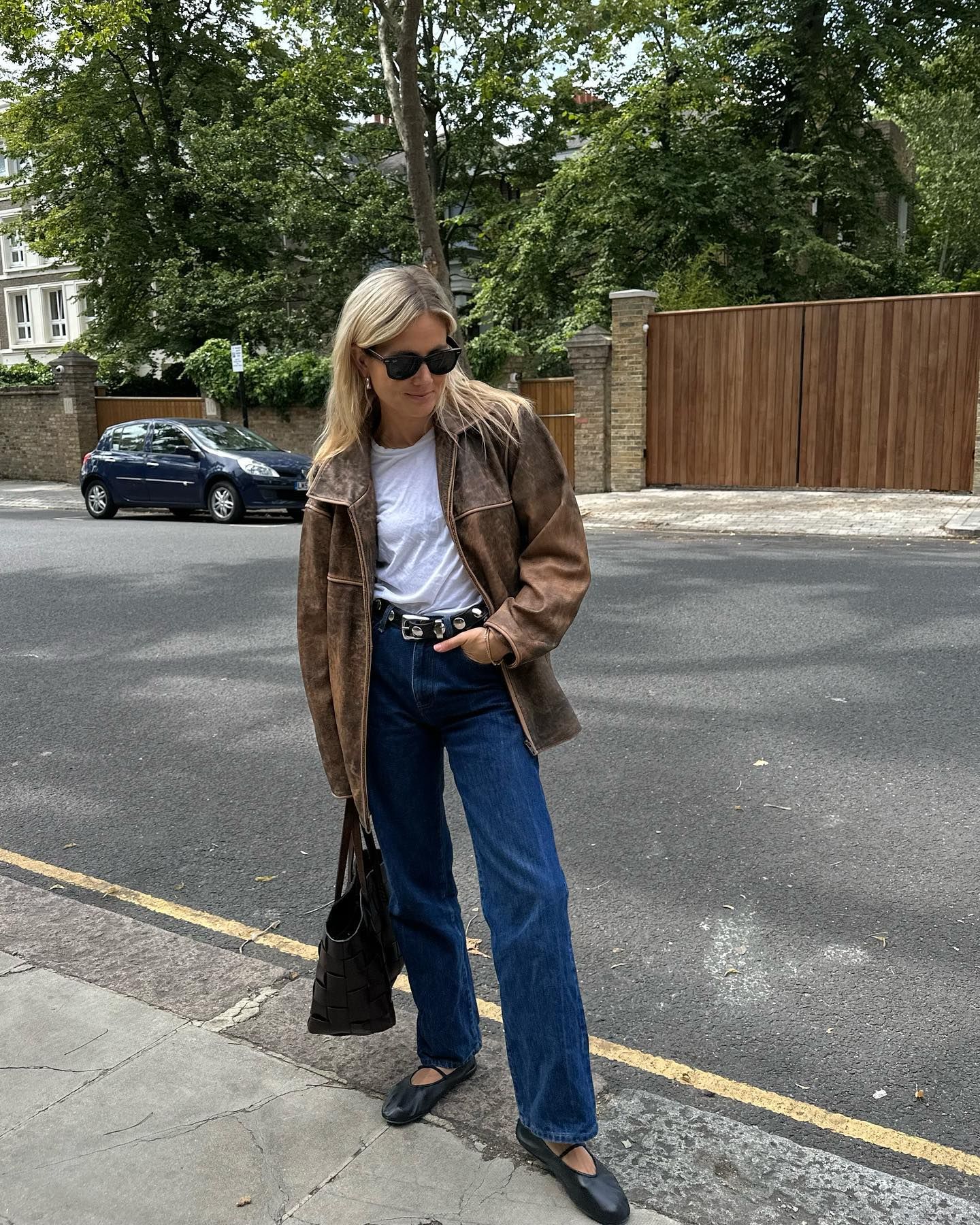 An image of @lucywilliams02 wearing a summer trend to wear with jeans.